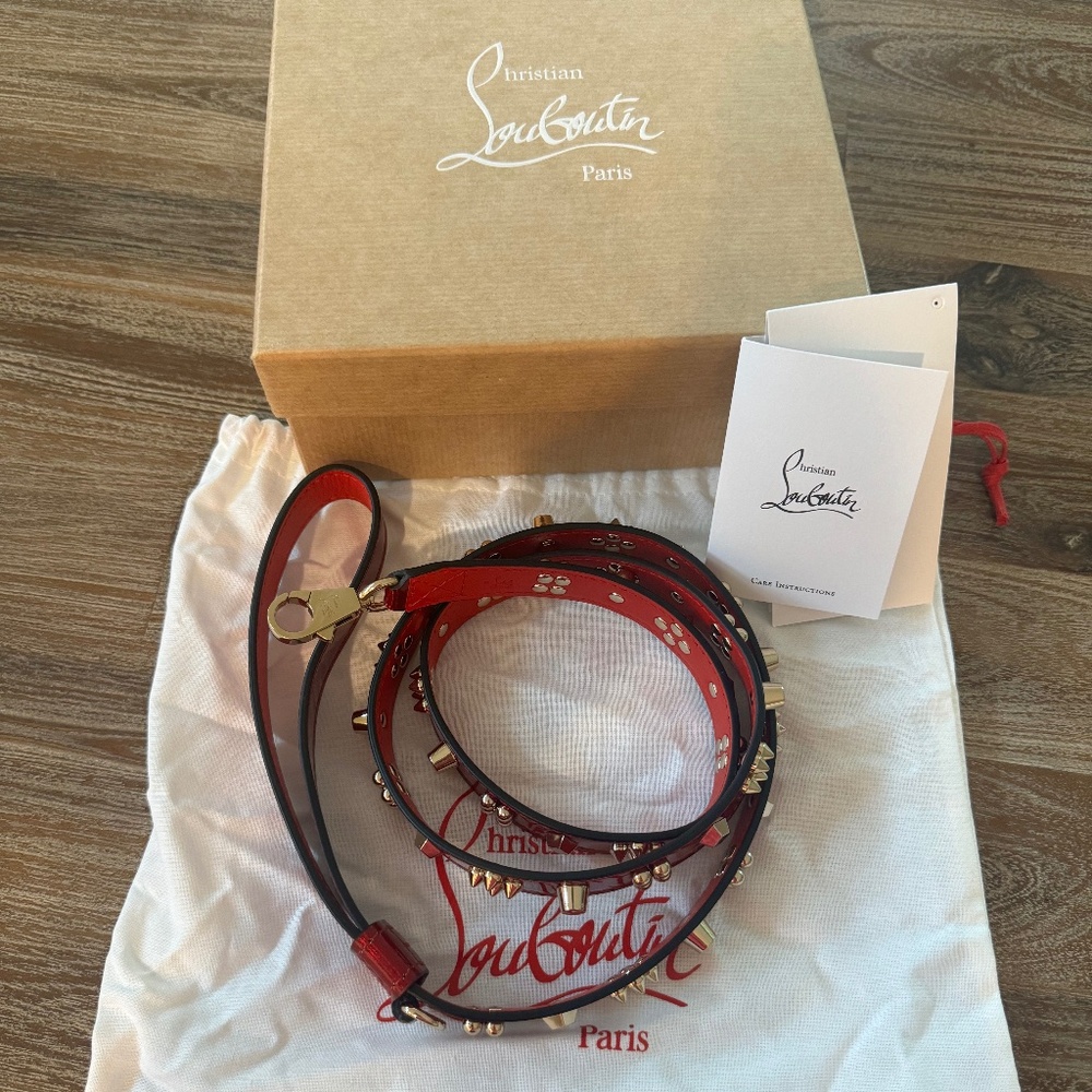 Louboutin PATENT LEATHER DOG LEASH, SIZE M, red/gold length 47".